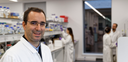 Gonçalo in the lab