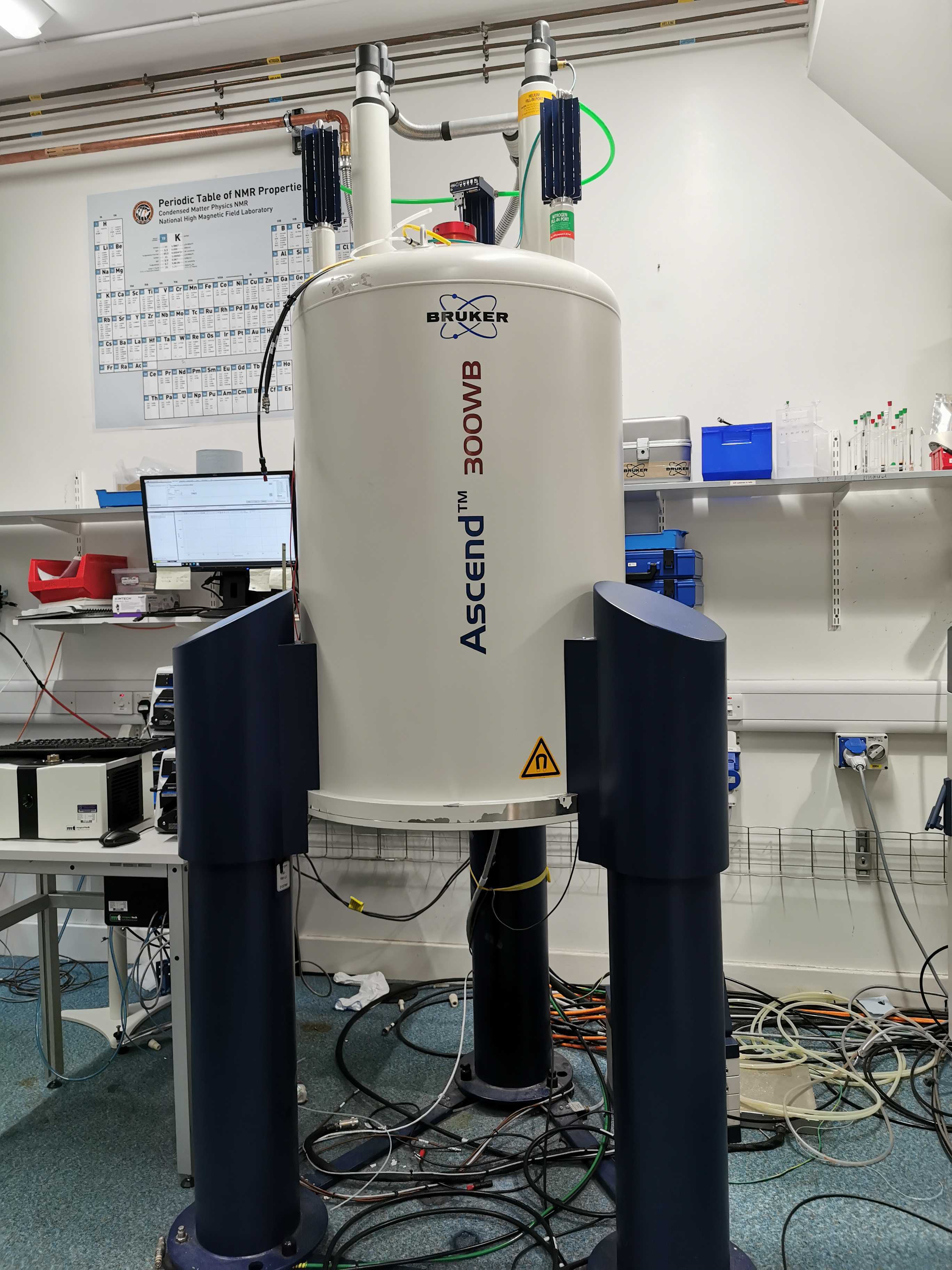 NMR Bruker AVANCE III HD 300MHz (new) of the Grey Group